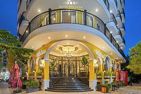 Hotel Del Luna by LUK Global