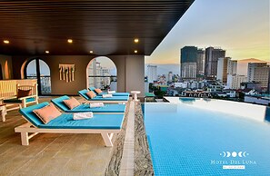 Hotel Del Luna by LUK Global