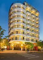 Hotel Del Luna by LUK Global