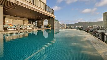 Hotel Del Luna by LUK Global