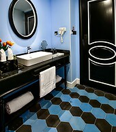 Hotel Del Luna by LUK Global