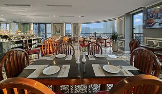 Hotel Del Luna by LUK Global