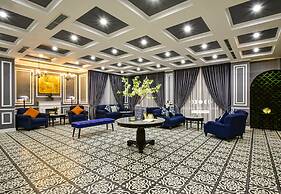 Hotel Del Luna by LUK Global