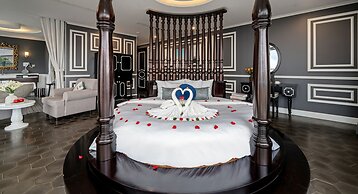 Hotel Del Luna by LUK Global