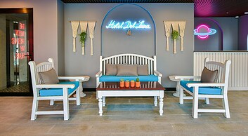 Hotel Del Luna by LUK Global