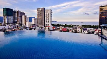 Hotel Del Luna by LUK Global