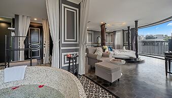 Hotel Del Luna by LUK Global