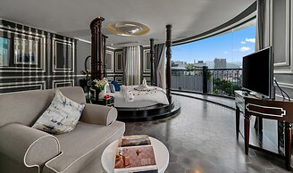 Hotel Del Luna by LUK Global