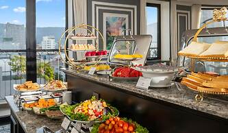 Hotel Del Luna by LUK Global