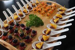 Hotel Del Luna by LUK Global