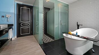 Hotel Del Luna by LUK Global