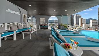 Hotel Del Luna by LUK Global