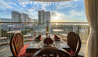 Hotel Del Luna by LUK Global