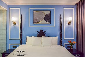 Hotel Del Luna by LUK Global