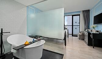 Hotel Del Luna by LUK Global