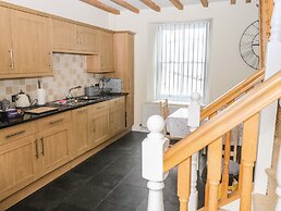 1 Greenswood Court