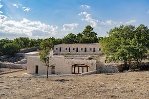 DONNAPAOLA MODERN FARM