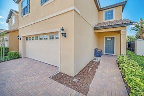 Stunning Modern Family Villa, Pool & Jacuzzi With Private View, Themed