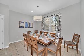 Stunning Modern Family Villa, Pool & Jacuzzi With Private View, Themed