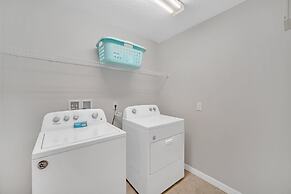 Stunning Modern Family Villa, Pool & Jacuzzi With Private View, Themed