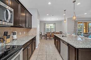 Stunning Modern Family Villa, Pool & Jacuzzi With Private View, Themed