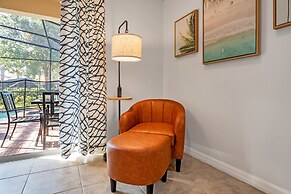 Stunning Modern Family Villa, Pool & Jacuzzi With Private View, Themed