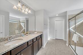 Stunning Modern Family Villa, Pool & Jacuzzi With Private View, Themed