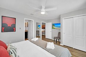 Stunning Modern Family Villa, Pool & Jacuzzi With Private View, Themed