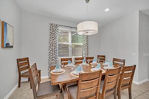 Stunning Modern Family Villa, Pool & Jacuzzi With Private View, Themed