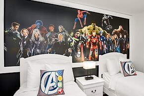 Stunning Modern Family Villa, Pool & Jacuzzi With Private View, Themed