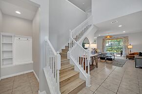 Stunning Modern Family Villa, Pool & Jacuzzi With Private View, Themed