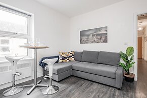 1BR Victorian House Near Bedford City Centre