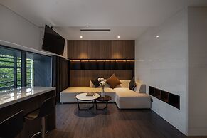 Draco Hotel & Suites