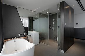 Draco Hotel & Suites