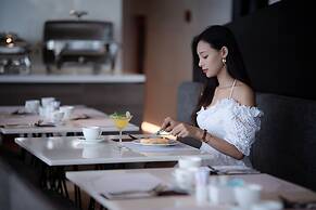 Draco Hotel & Suites