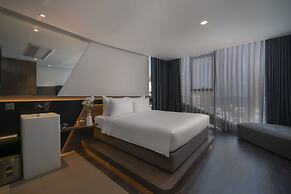 Draco Hotel & Suites