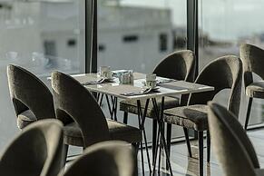 Draco Hotel & Suites