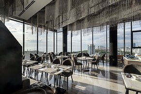 Draco Hotel & Suites