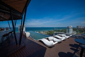 Draco Hotel & Suites