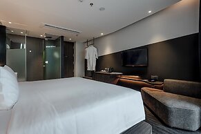 Draco Hotel & Suites