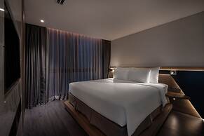 Draco Hotel & Suites