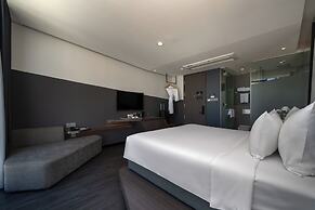 Draco Hotel & Suites