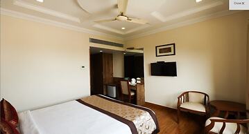 Wingston A TreeHouse Hotel Mathura