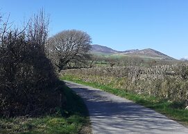 Inviting 3-bed Cottage Close to Pwllheli