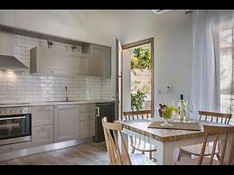 Diana Suites Deluxe Suite With Spa Bath