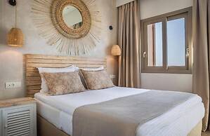 Diana Suites Deluxe Suite With Spa Bath