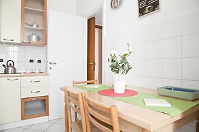 Kamchu Apartments Single Room Villa Ada 5