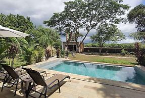 Pyramid Lodge Tamarindo Akhenaton