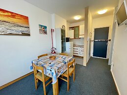 Bright Studio With Terrace and Shared Pool-beahost