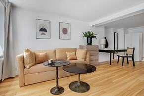 Sanders Regent - Endearing 1-bdr Apt